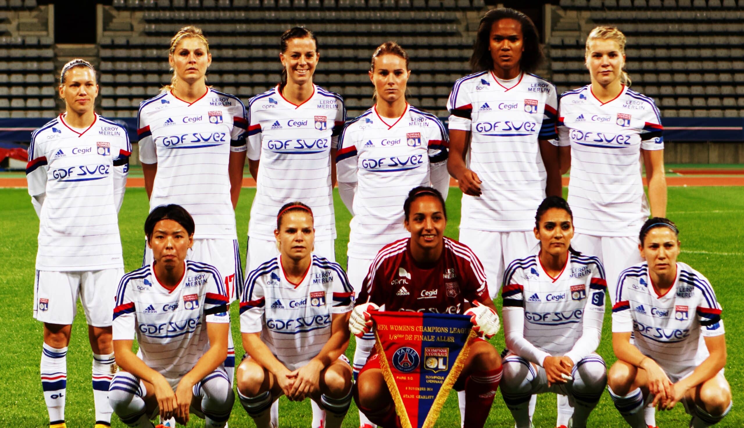 tenue de foot Olympique Lyonnais ÉQUIPE tenue de foot Olympique Lyonnais ÉQUIPE