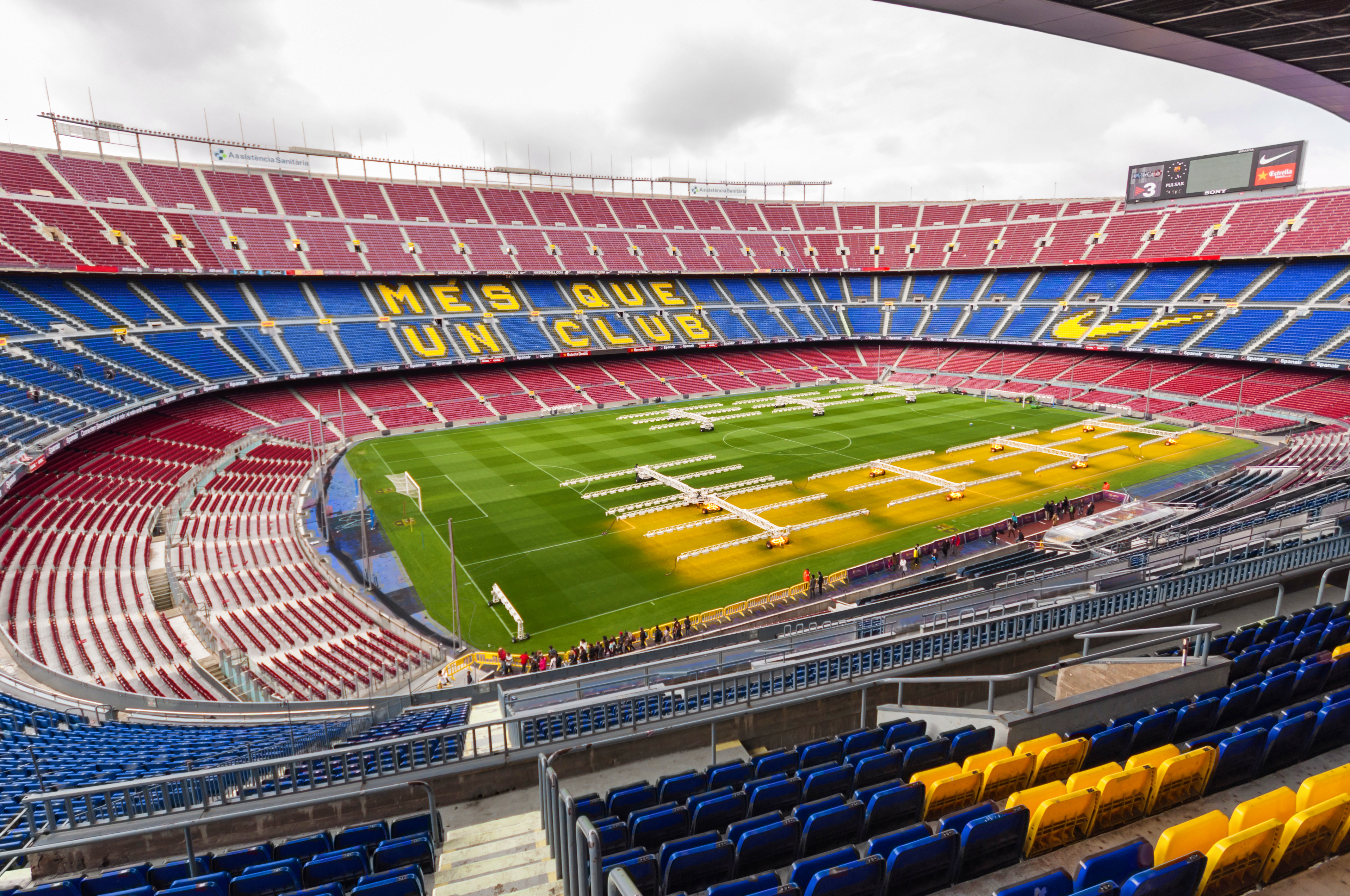 FC Barcelone naming camp nou