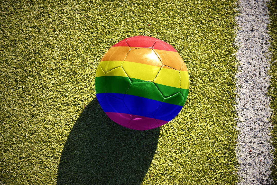 football tribune lutte contre homophobie