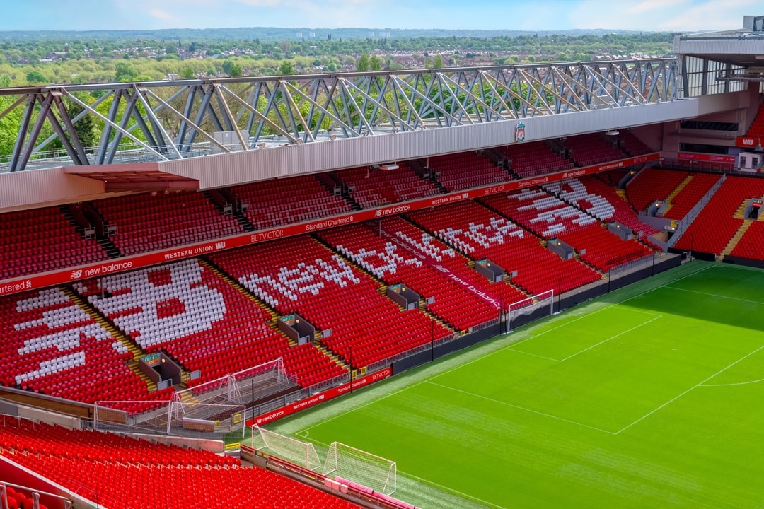 liverpool contrat équipementier