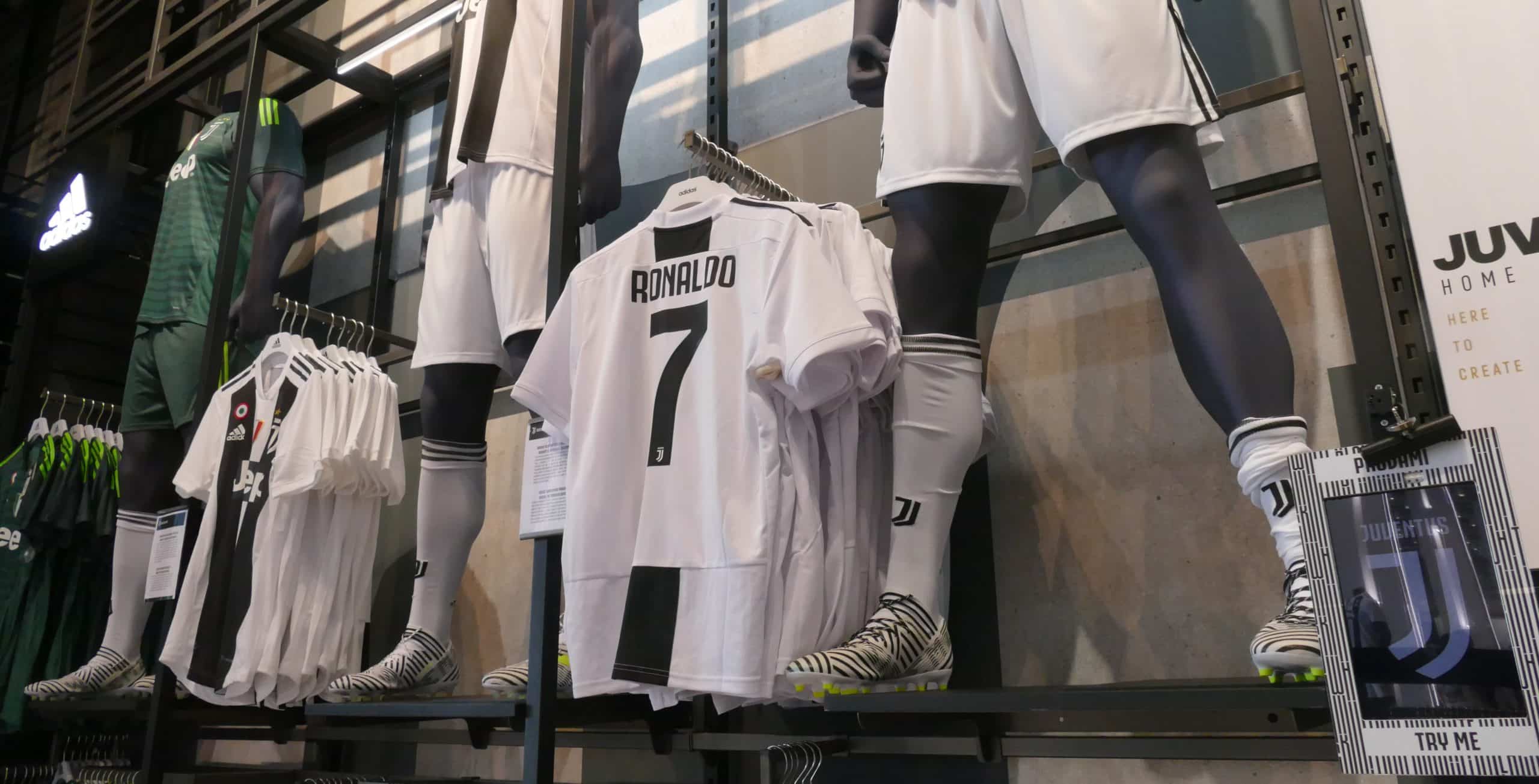 juventus logo merchandising